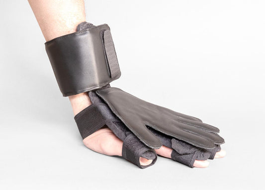 Glove.rehab:  Handcrafted L-Shaped Glove + hand-rehabilitation App– patent pending. Made to last!